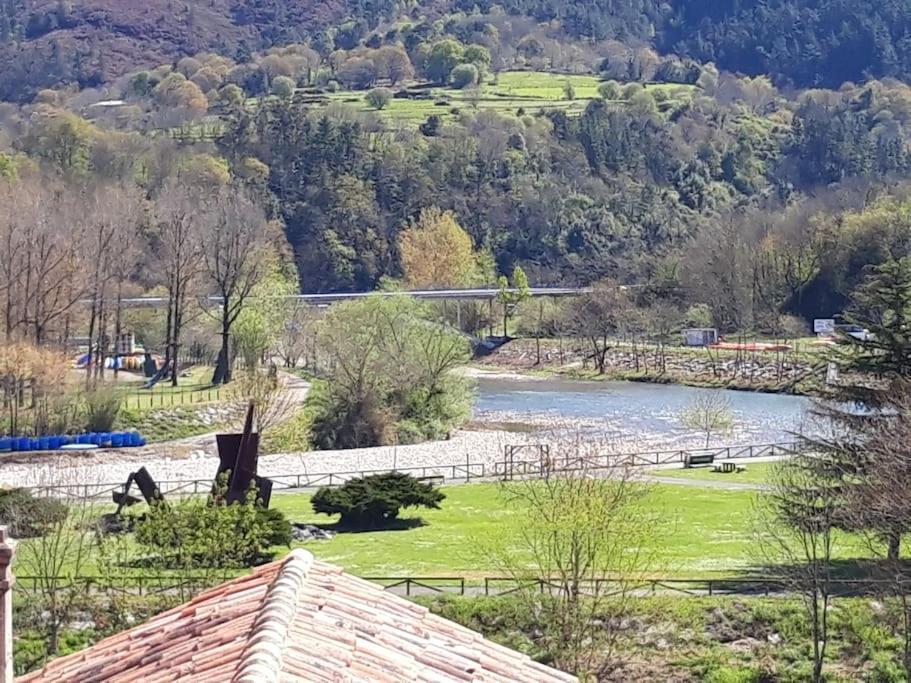Sella Appartement Arriondas Buitenkant foto